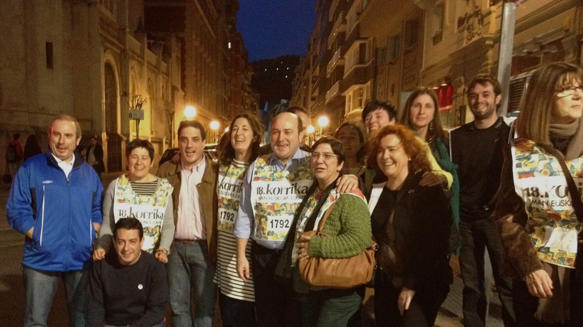EAJ-PNVren ordezkariak Korrikan Bilbon