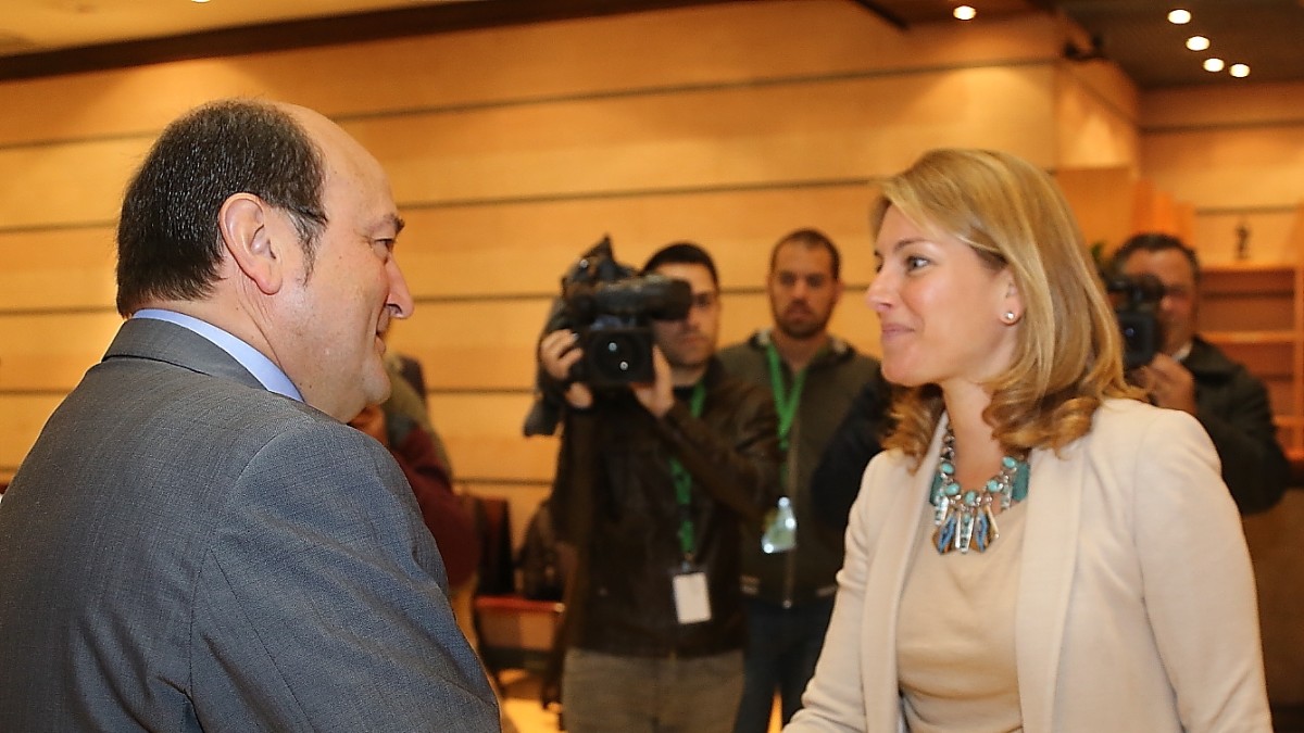 Encuentro entre Andoni Ortuzar y Arantza Quiroga en Sabin Etxea