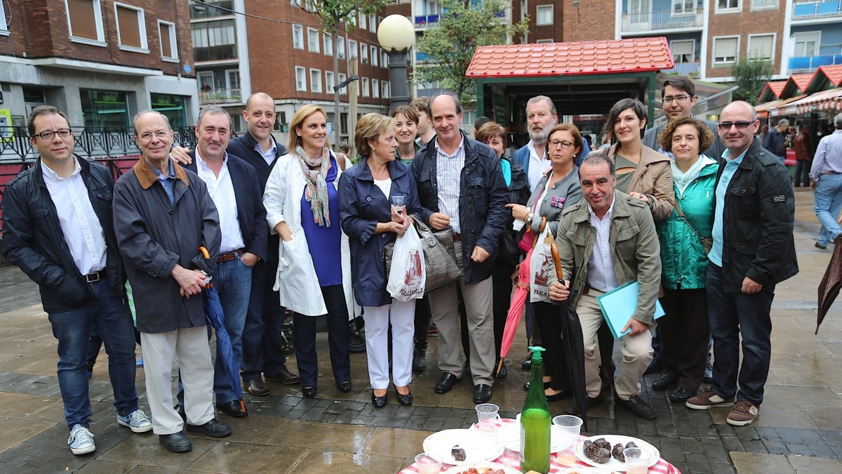 Itxaso Atutxa Deustoko alderdikideekin #eajpnv