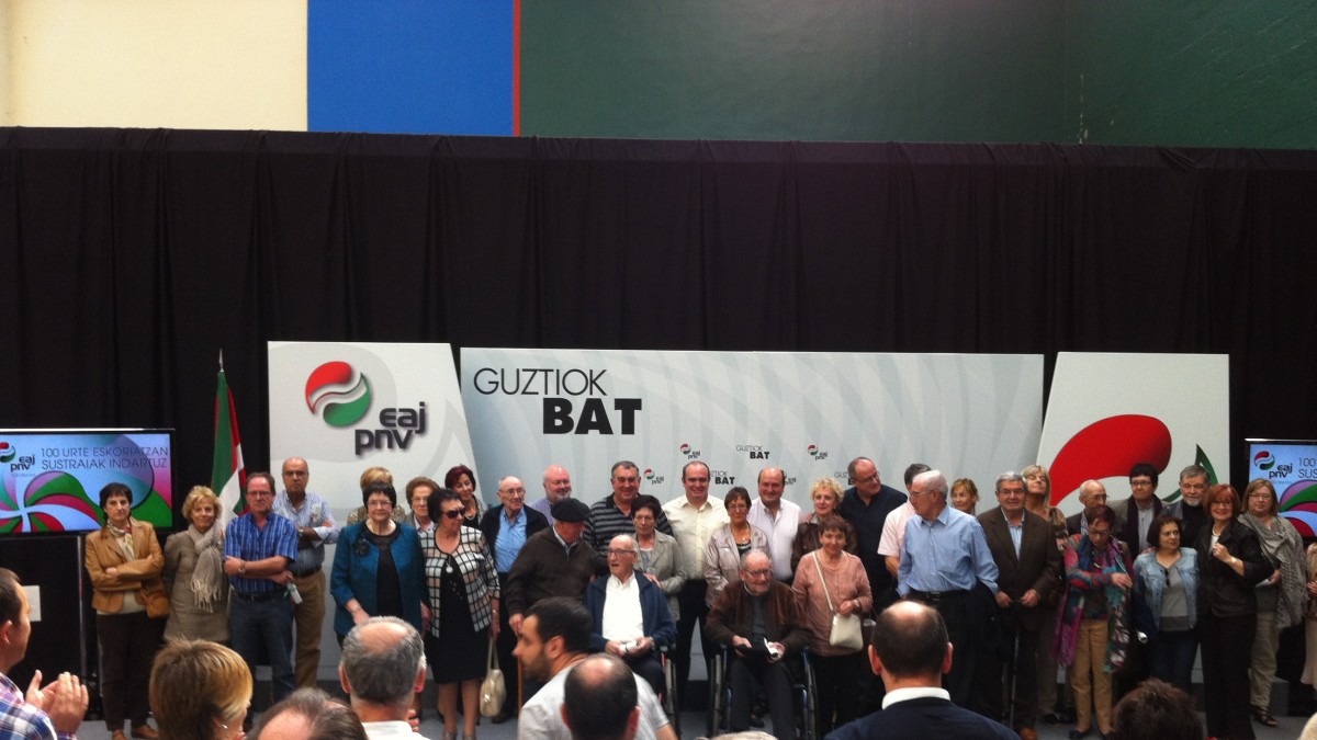 Andoni Ortuzar en el centenario del Batzoki de Eskoriatza