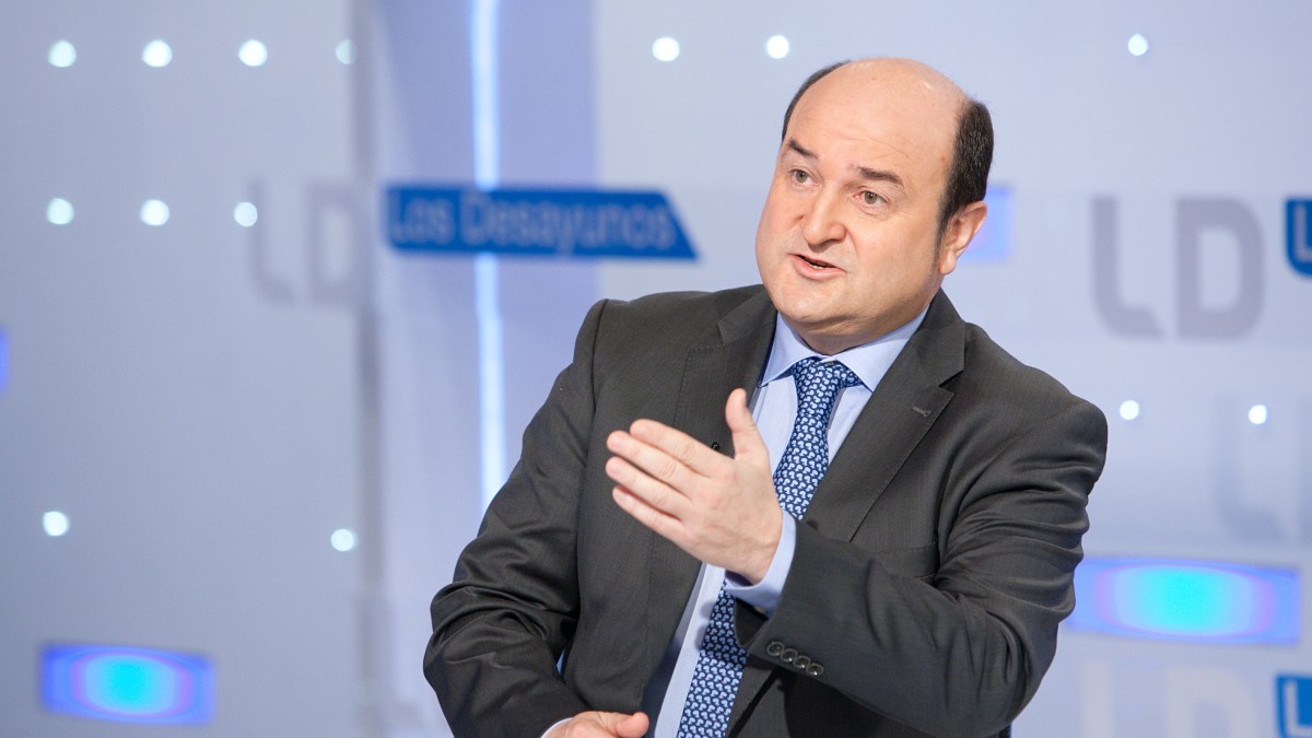 Andoni Ortuzar en los Desayunos de TVE