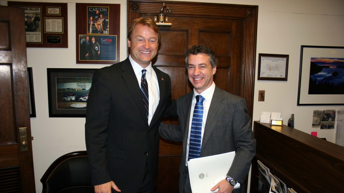 Iñigo Urkullu Washington-en Dean Heller Kongresistarekin Iñigo Urkullu Washington-en Dean Heller Kongresistarekin