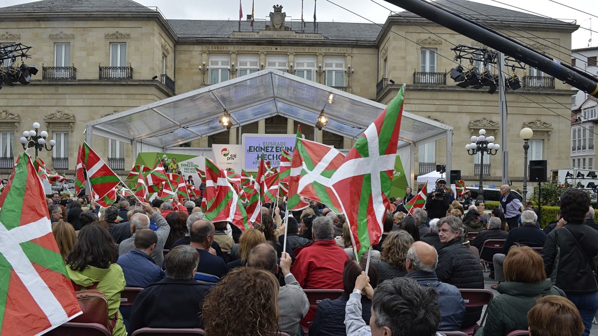 Mitin electoral en Gasteiz: Urtaran, Ramiro González, Urkullu y  Ortuzar