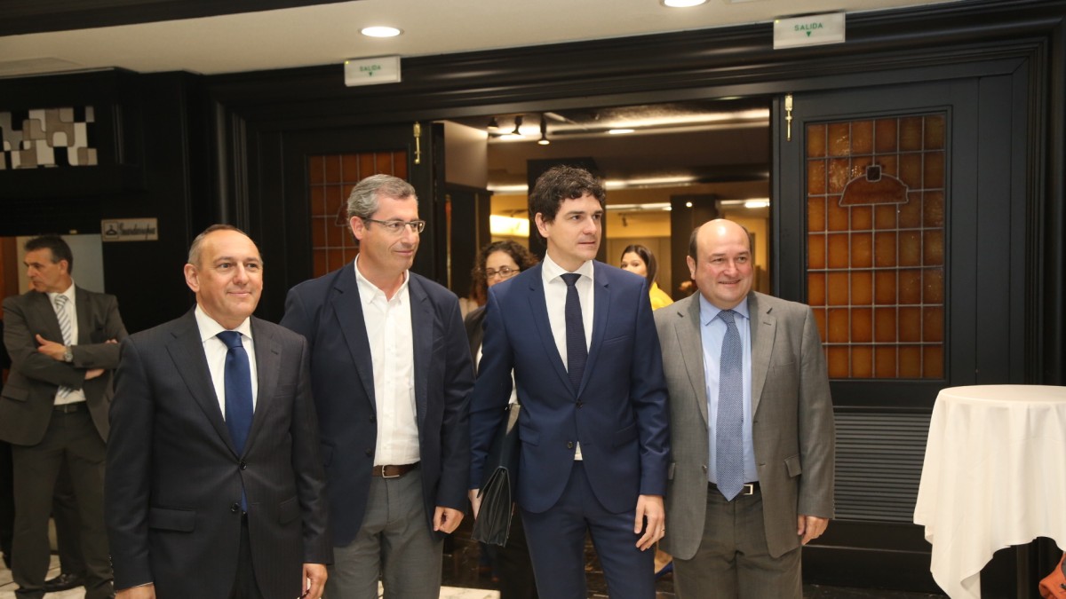 Andoni Ortuzar, Unai Rementeria, Markel Olano eta Ramiro GonzálezEkonomia Berria Forumean
