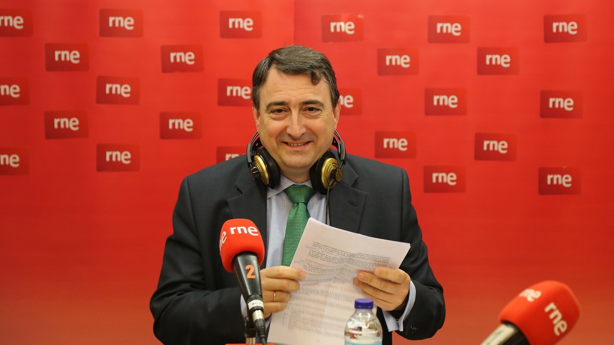 Aitor Esteban RNE irratian