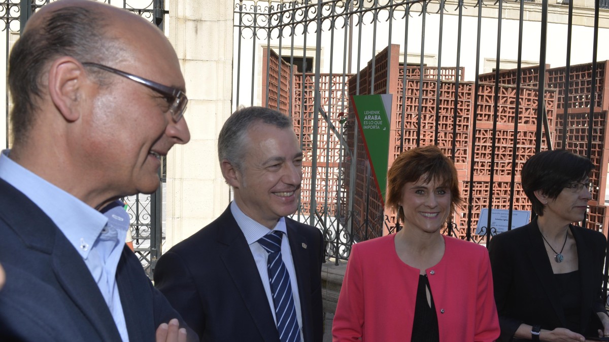 Vitoria-Gasteiz. Autogobernu ekitaldia. Iñigo Urkullu, Mikel Legarda, Ramiro González