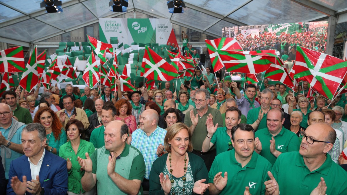 Bilbao. Mitina Arriaga plaza. Andoni Ortuzar, Iñigo Urkullu,   Aitor Esteban, Joseba Agirretxea, Mikel Legarda