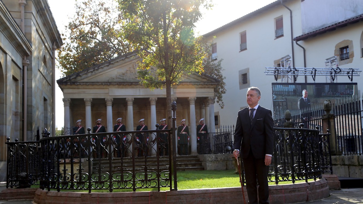 El Lehendakari Iñigo Urkullu jura su cargo ante el árbol de Gernika