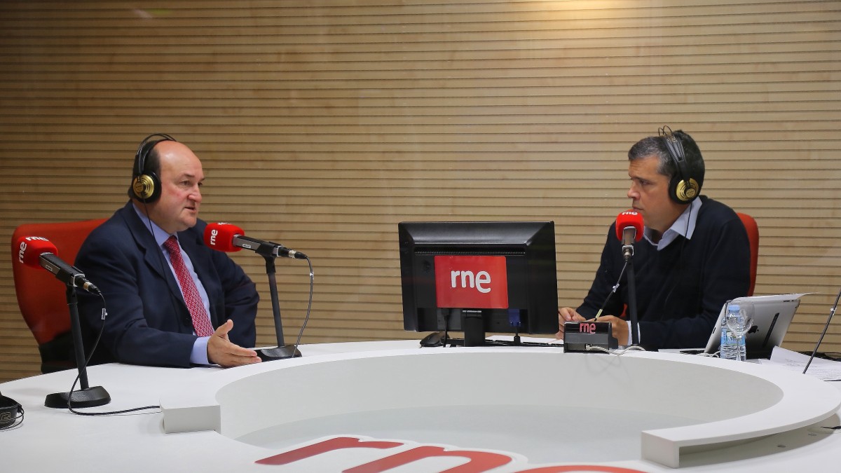Andoni Ortuzar en RNE