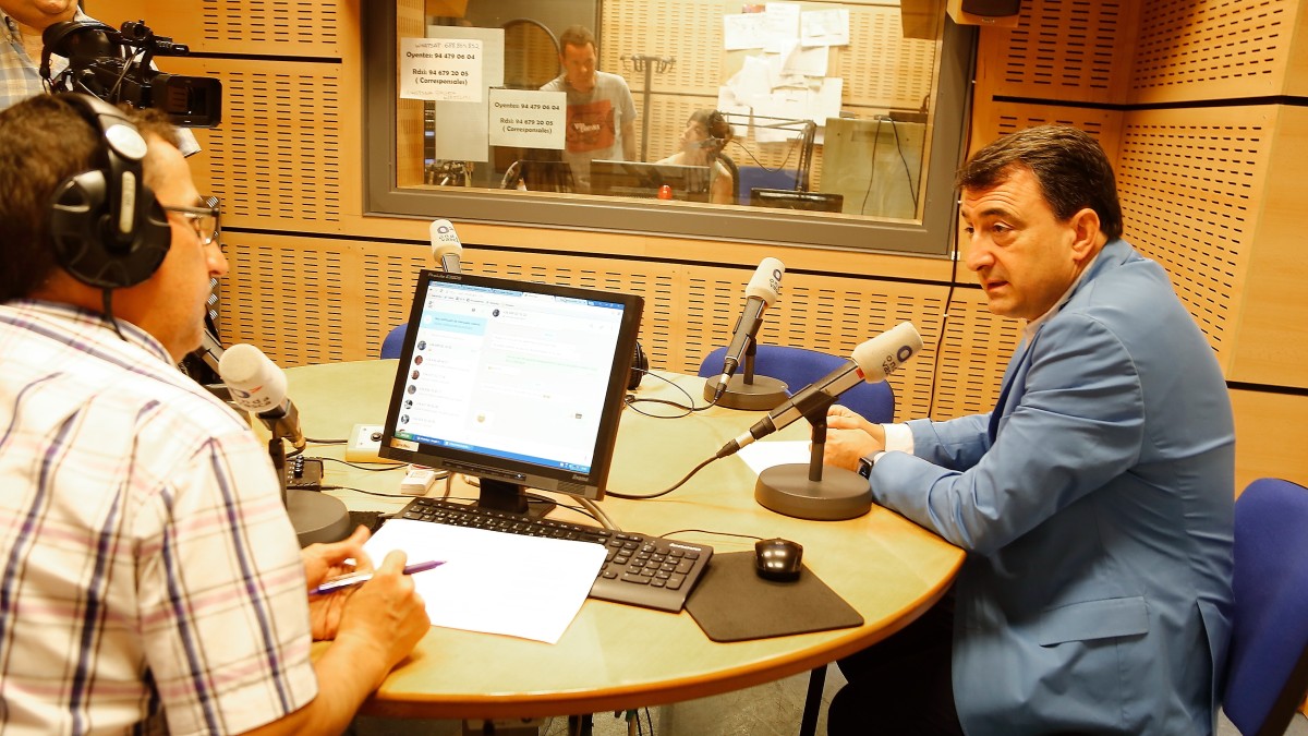 Aitor Esteban Onda Vasca irratian