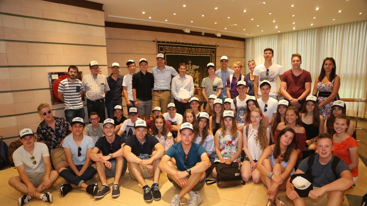 Estudiantes del Instituto Werner-von-Siemens-Gymnasium de Weißenburg, Baviera visitan Sabin Etxea