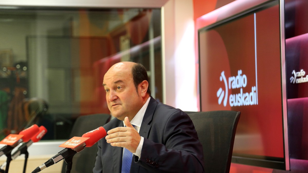Andoni Ortuzar Radio Euskadi irratian 20171024