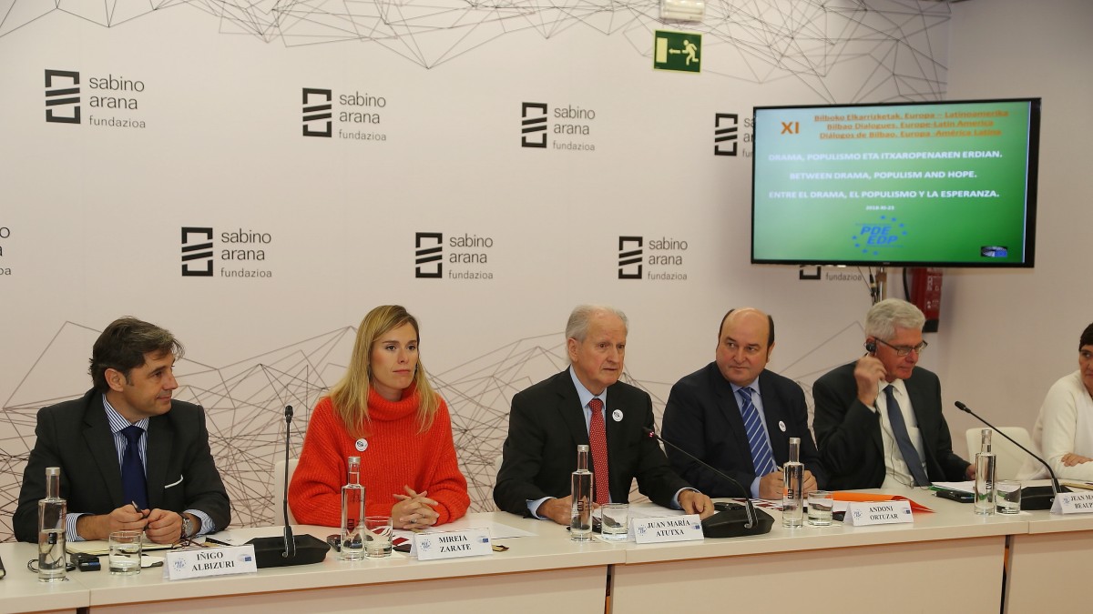 Andoni Ortuzarrek Bilboko Elkarrizketak. Europa- Latinoamerika parte hartu du. SAF