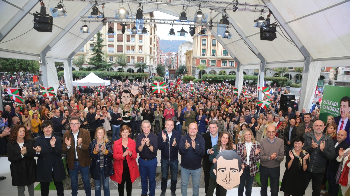 Mitin Barakaldo. Andoni Ortuzar, Iñigo Urkullu, Aitor Esteban, Josune Gorospe, Amaia Del Campo 