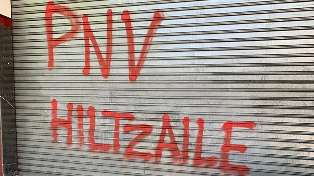 Pintadas en el Batzoki de Lakua