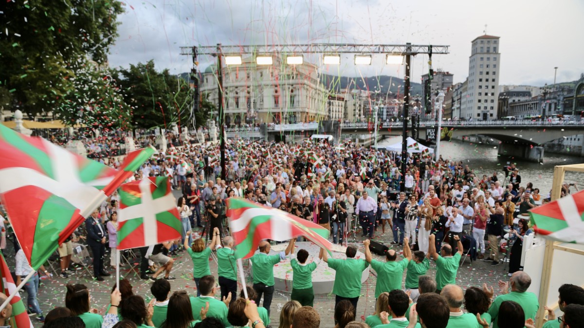 23-J Mitin Arenal Aitor Esteban, Maribel Vaquero, Mikel Legarda, Iñigo Urkullu, Andoni Ortuzar