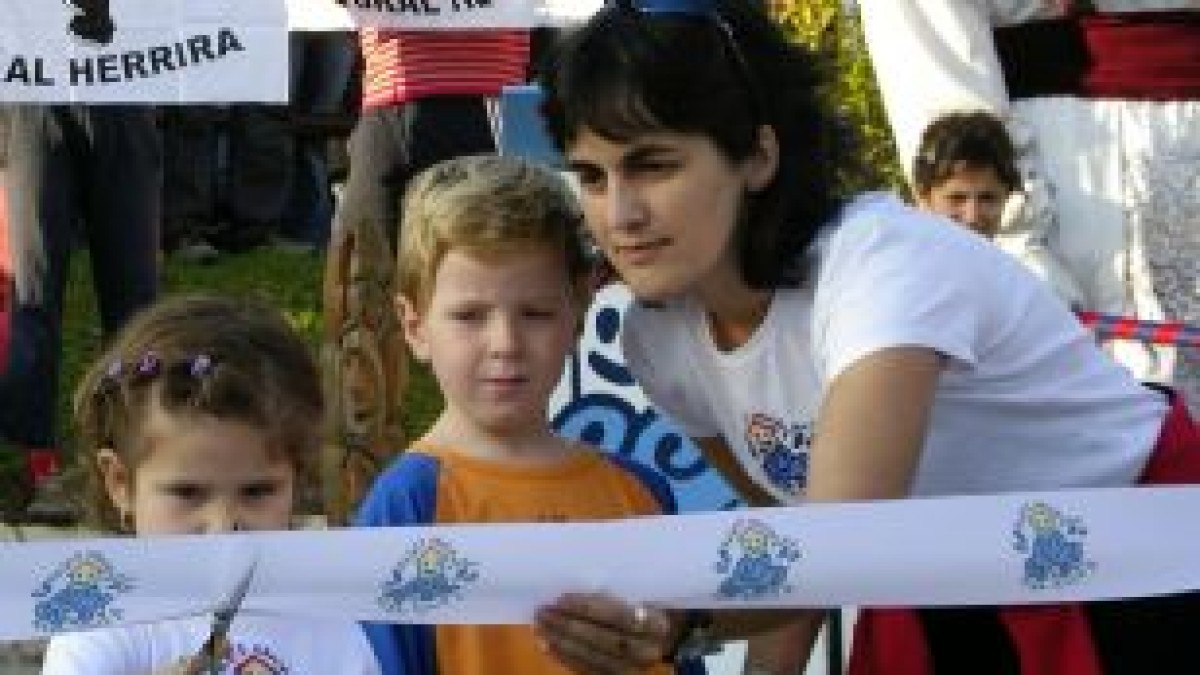 Miles de personas acudieron a Bera para festejar el Nafarroa Oinez 2006
