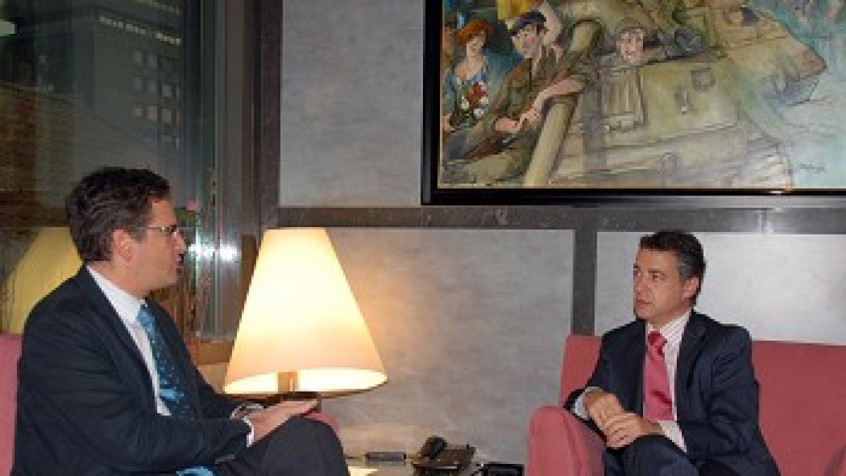 Encuentro entre el Presidente del PP vasco, Antonio Basagoiti, y el Presidente del EBB de EAJ-PNV, Iñigo Urkullu
