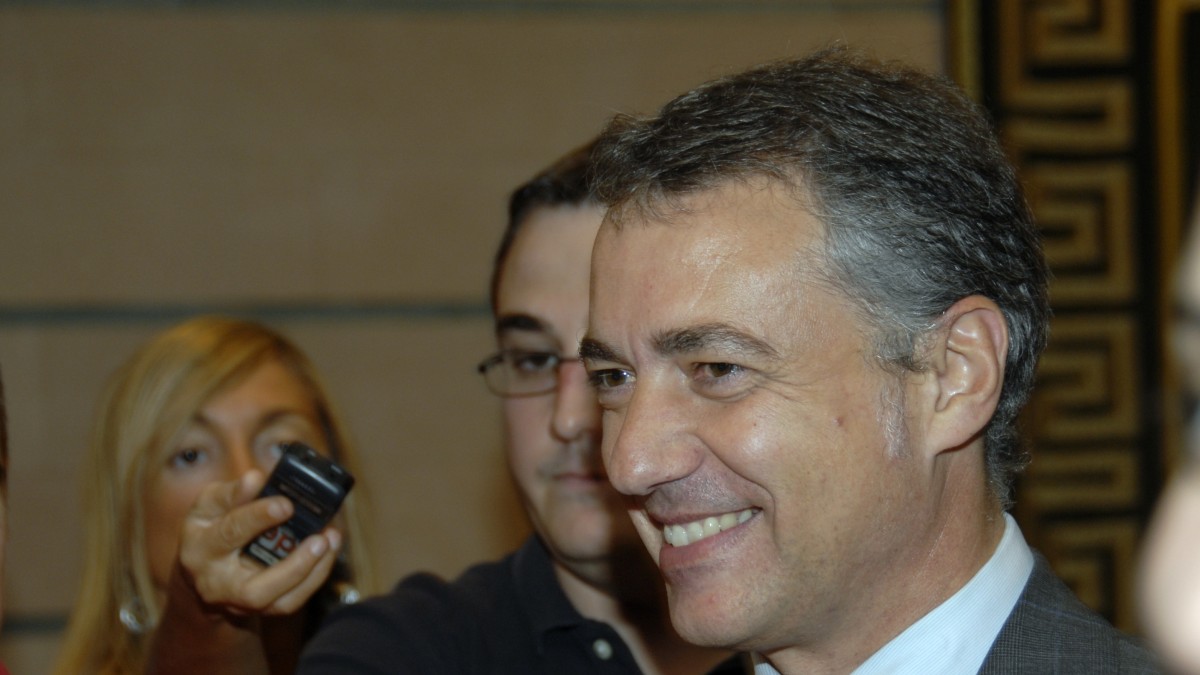 Lo  importante no es el nombre sino su compromiso con la paz.