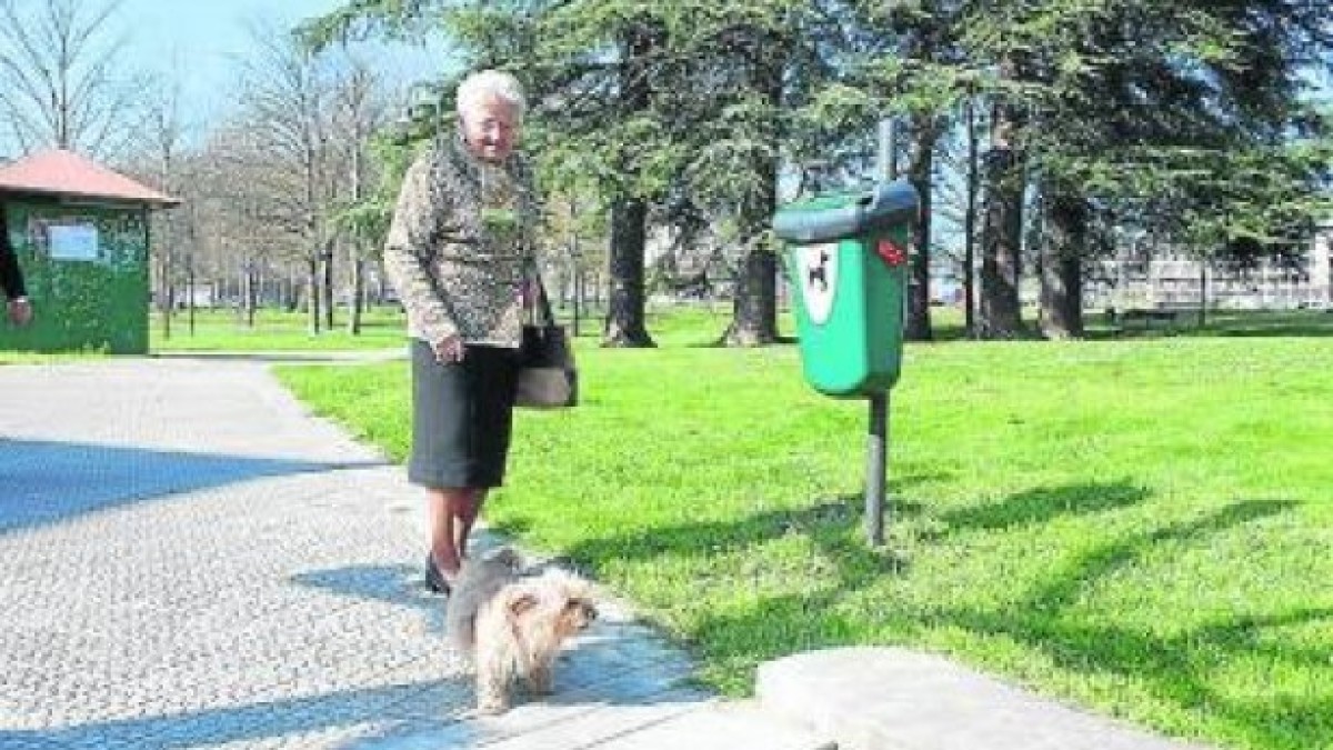 AMURRIO AUMENTA A DIEZ LAS ZONAS DE ESPARCIMIENTO PARA PERROS