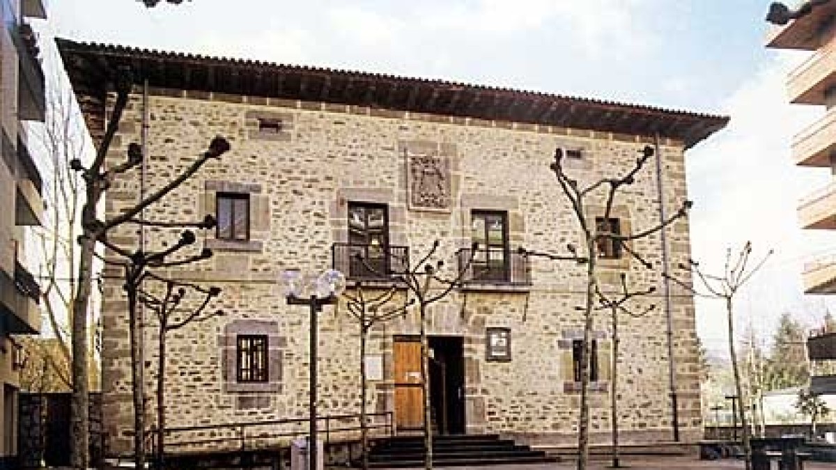 AMURRIO REPARA LA CASA DE CULTURA PARA SOLVENTAR EL PROBLEMA DE HUMEDADES
