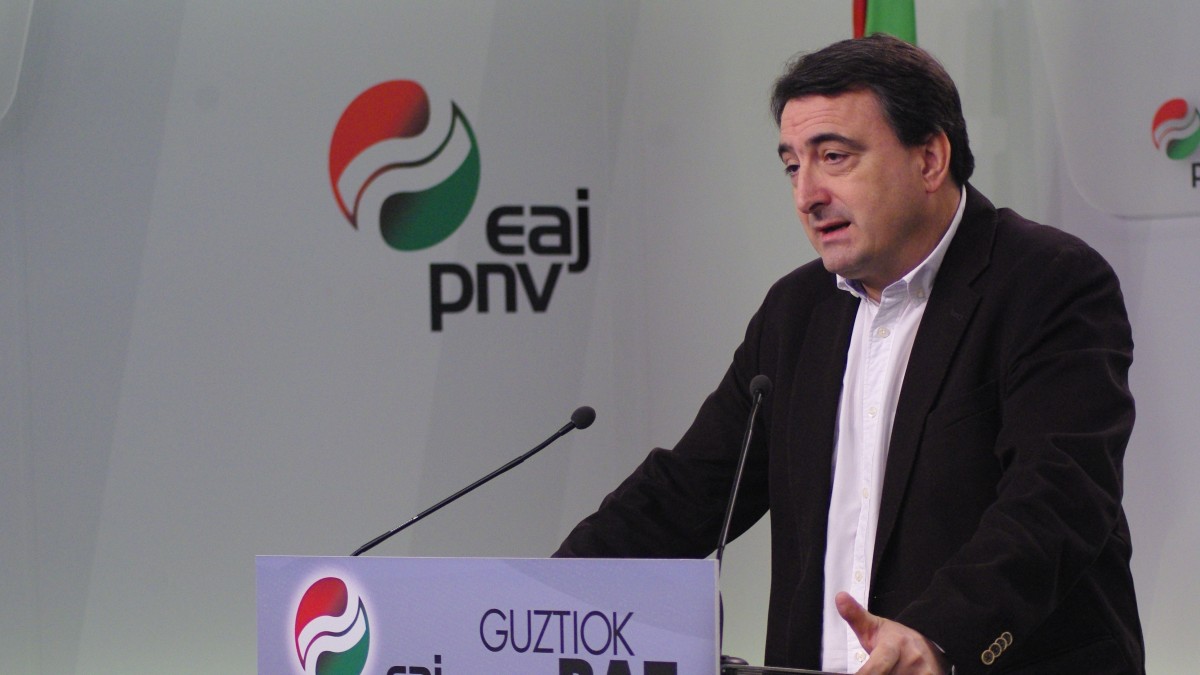 Esteban: “Juan Carlos  Borbónek ez du Espainiar estatuaren egiazko egoera ikusten, hau da,  Estatu baten barruan nazio batzuk daudela”