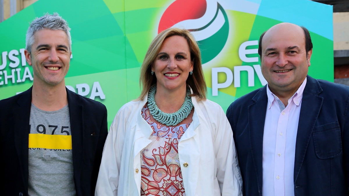 El alcalde de Galdakao, Ibon Uribe, da a conocer a los partidos políticos la ‘hoja de ruta‘ para abordar desde la legalidad la posible segregación de Usansolo