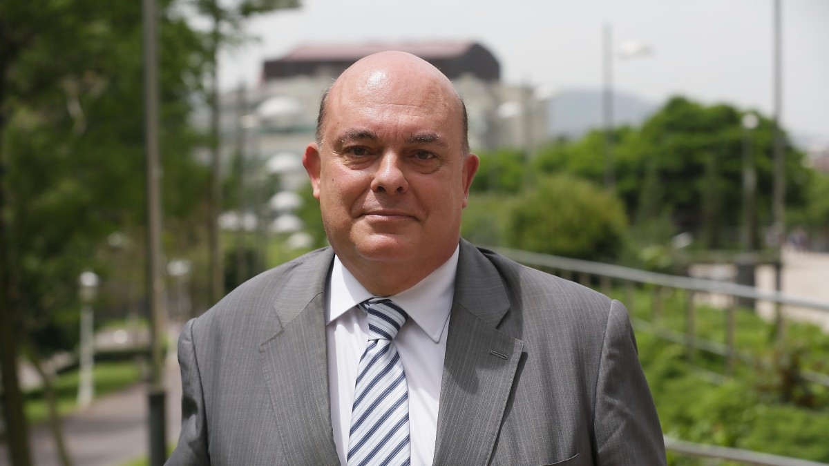 Olabarriak  Torres Dulceri: “A9aren osteko kereila aberrazio ulertezina da eta sinesten zail egiten da presio politikorik gabe jardun dela”  