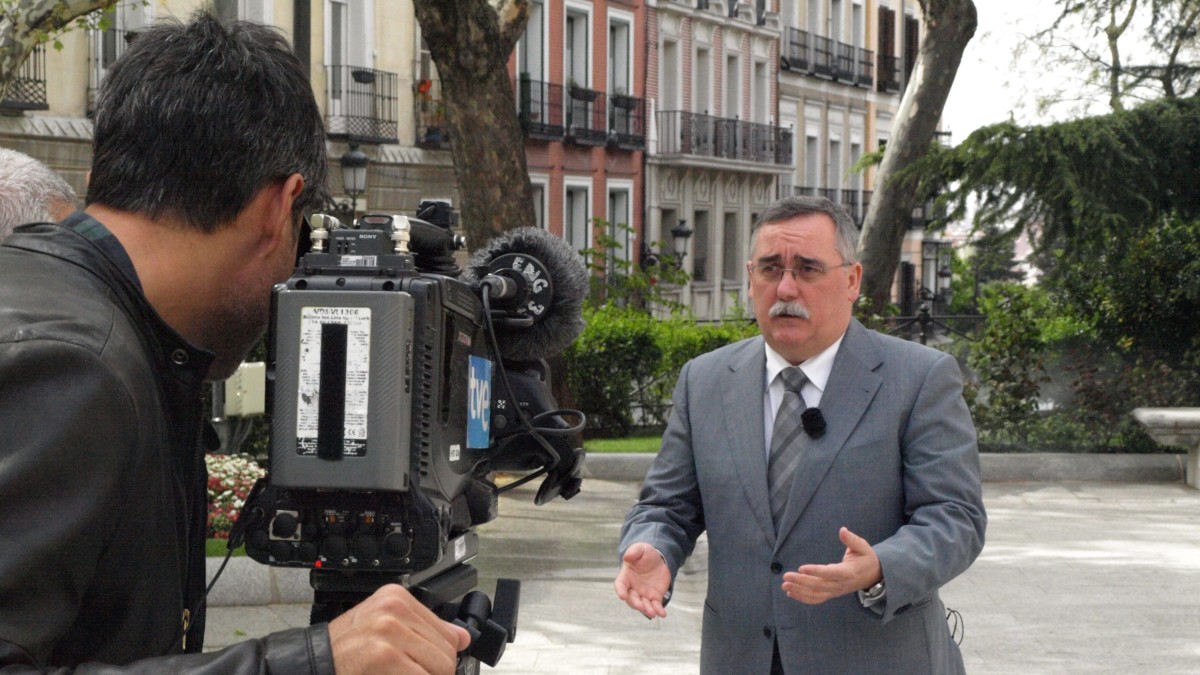 Cazalis censura que Ministerio de Empleo “fomenta el intrusismo” en lo