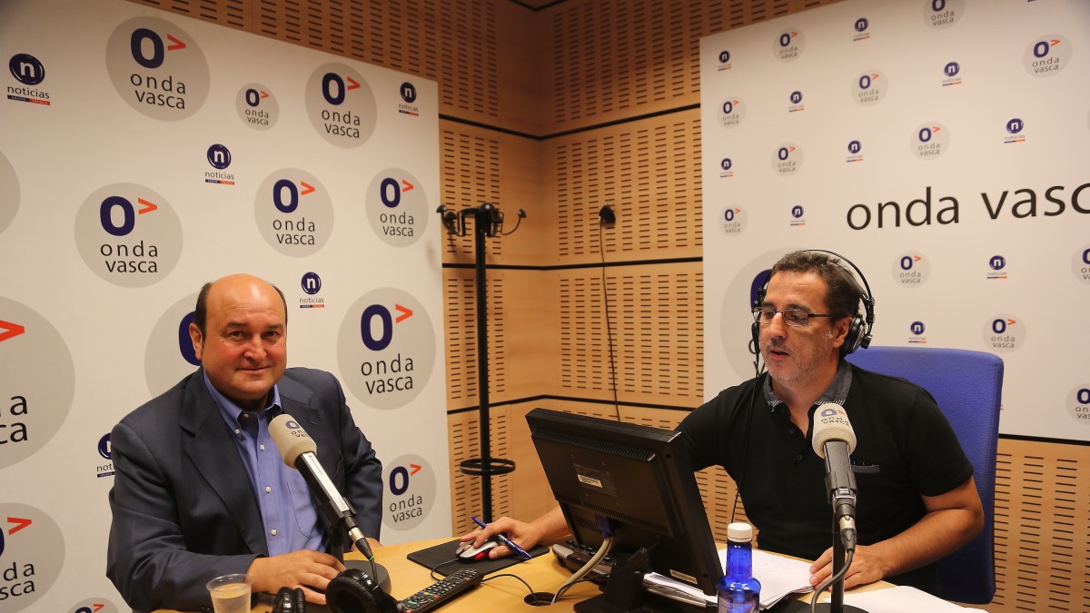 Andoni Ortuzar con Javier Vizcaino
