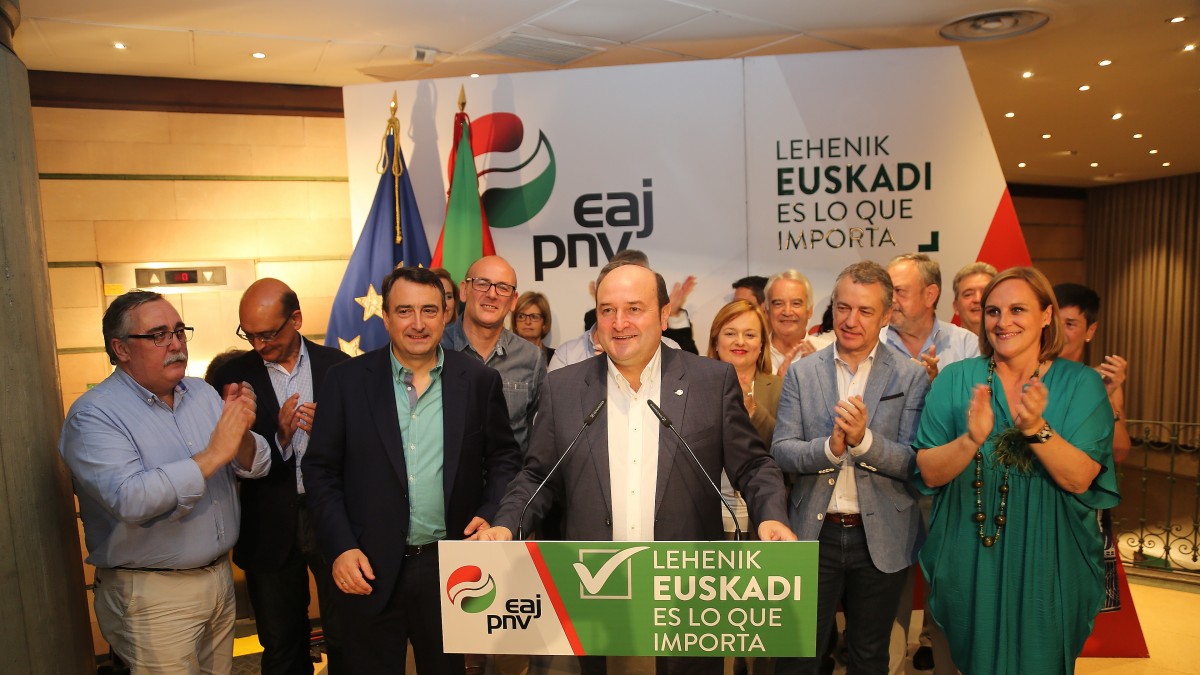 EAJ-PNV conserva el Grupo Parlamentario en el Congreso y seis senadores tras mejorar su resultado del 20-D