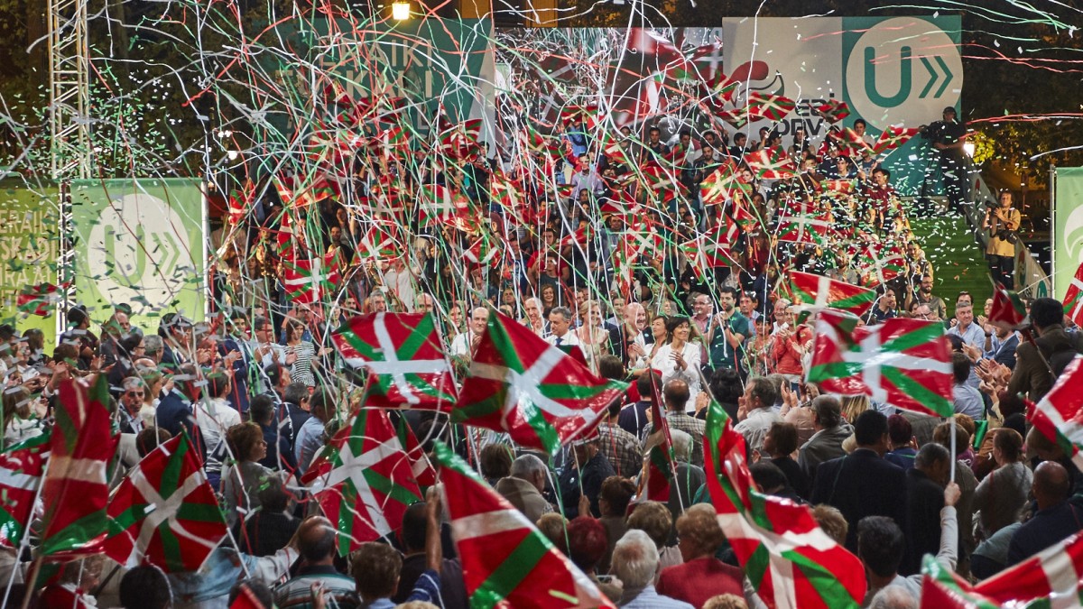 Urkullu a la juventud de Euskadi: “Votar merece la pena y el voto al PNV es el voto inconformista de quien quiere mejorar”