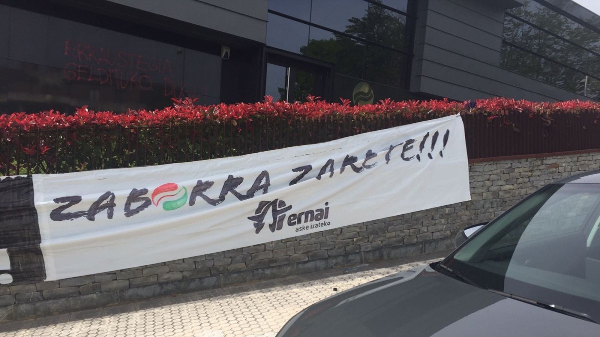 El GBB del PNV emplaza a Sortu a calificar la agresión de Ernai contra su sede