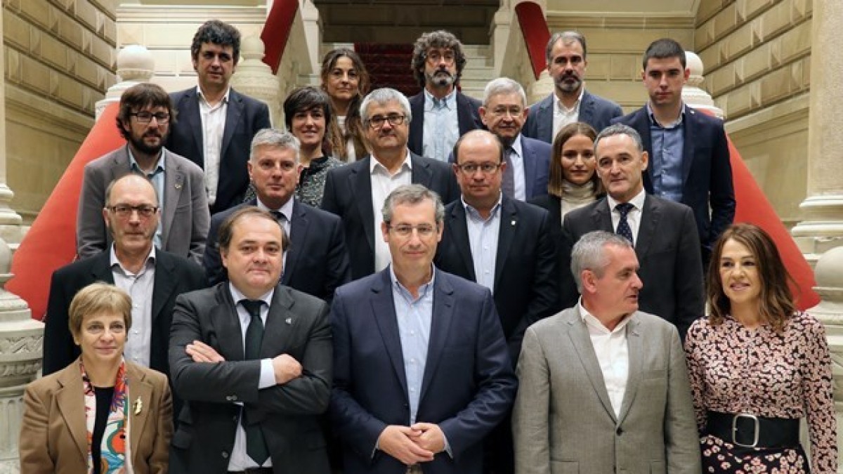 Gipuzkoako erakunde eta eragile nagusiek jendaurrean euskararen erabilera bultzatzeko jokabidea adostu dute