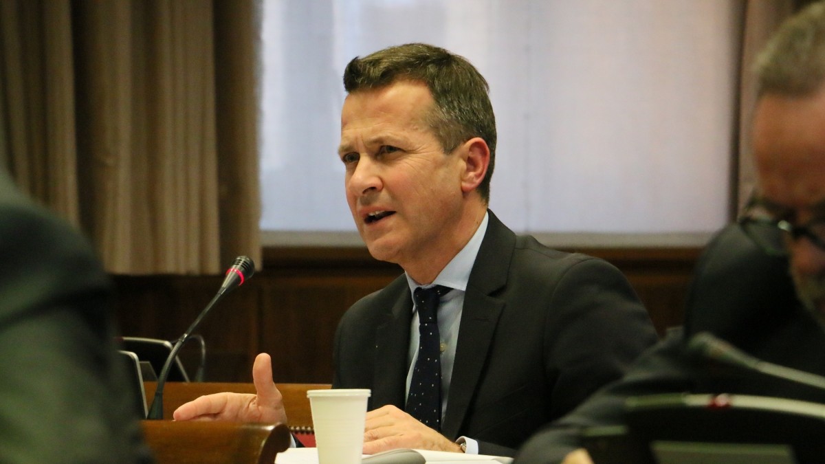 Bildarratz, minduta PPk Gernikako bonbardaketa aztertzeko ekimen bat errefusatu duelako, honek joera ideologikorik ez zuela nabarmendu du