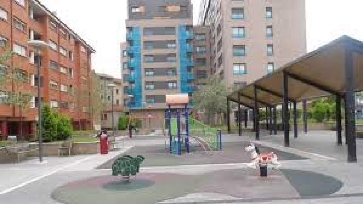 Barakaldok Lutxanako Santiago Herrero plazan dagoen haur parkea estaliko du