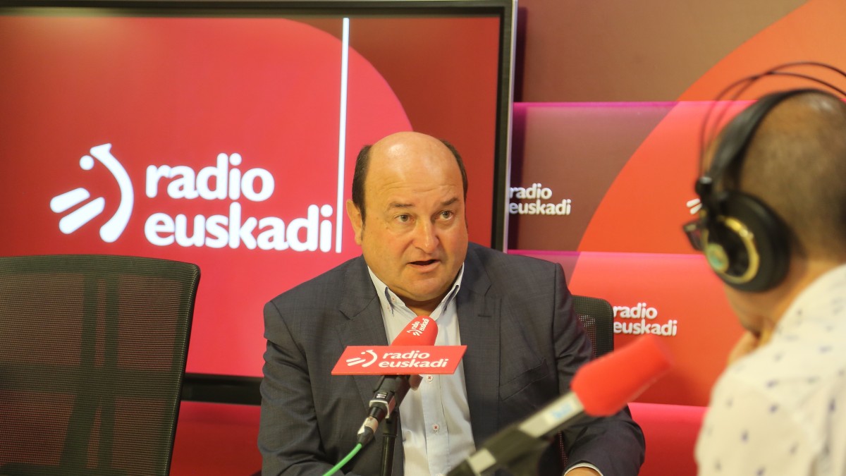 Ortuzar reitera la disposición de EAJ-PNV a sumar a PSE y Podemos al acuerdo del Nuevo Estatus pero les pide “un mínimo de voluntad”