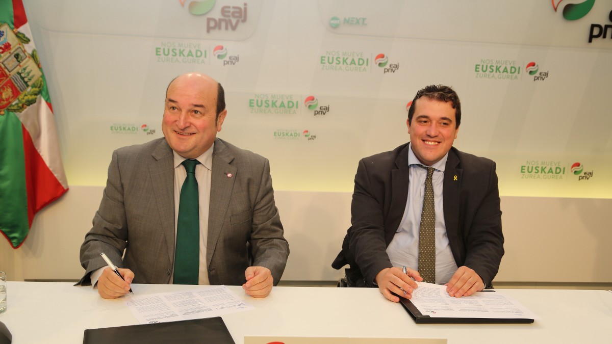 EAJ-PNV y Partit Demòcrata formalizan un acuerdo para promover el debate sobre el encaje de las naciones sin Estado en Europa