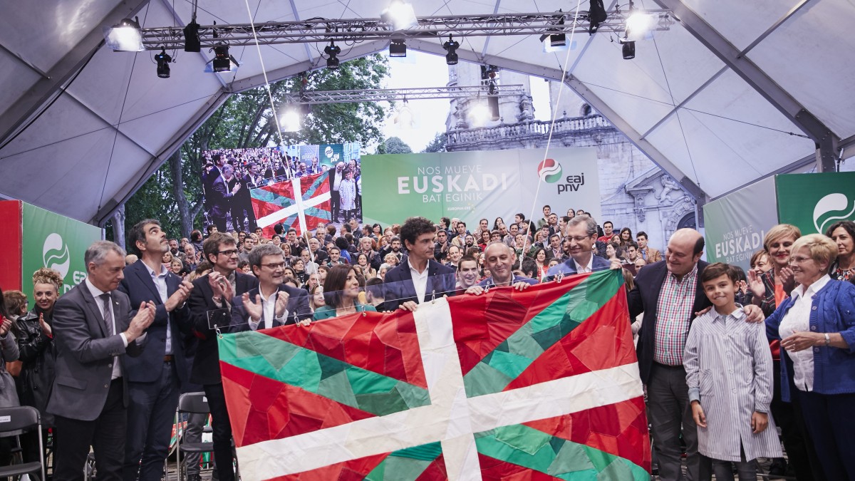 EAJ-PNV llama a vascas y vascos a votar de forma masiva el domingo 26 para que Euskadi siga avanzando firme hacia el futuro