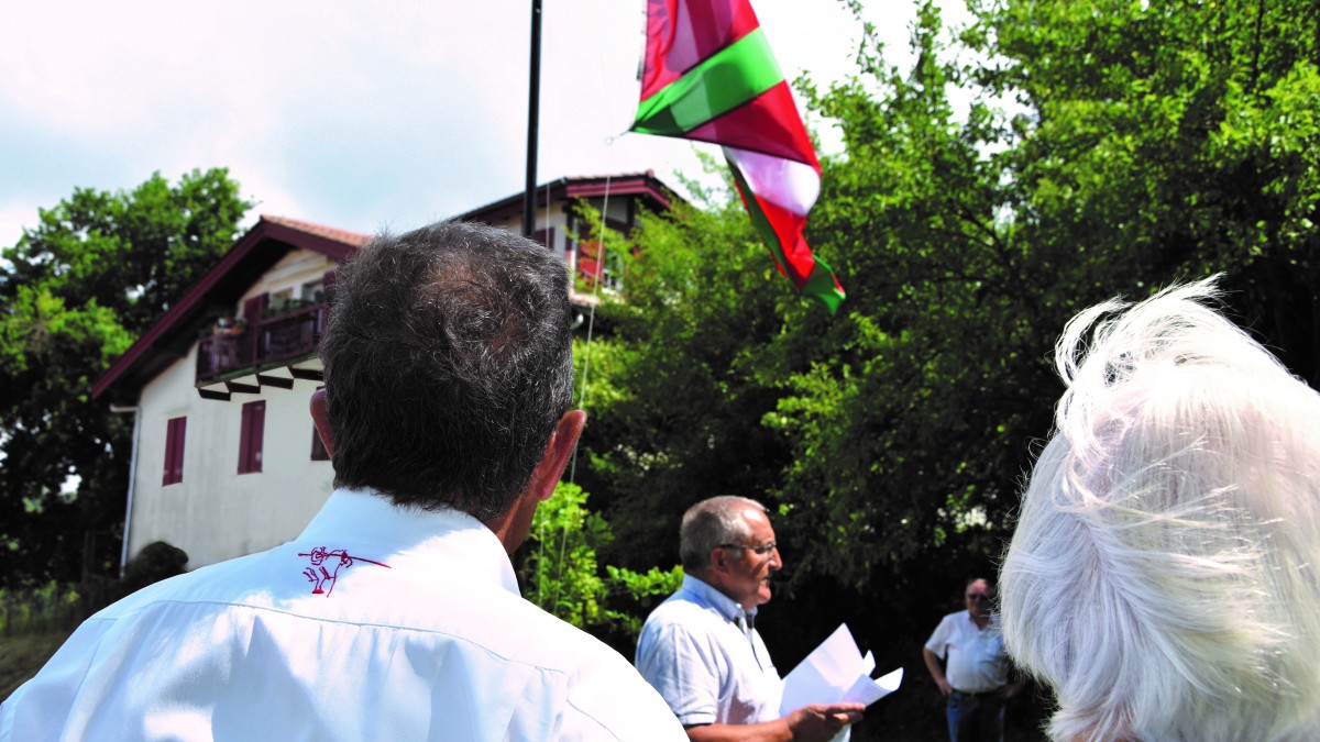 EAJ-PNBk Hazparnen ospatu du Ikurriñaren Pesta, burujabetasunaren eguna