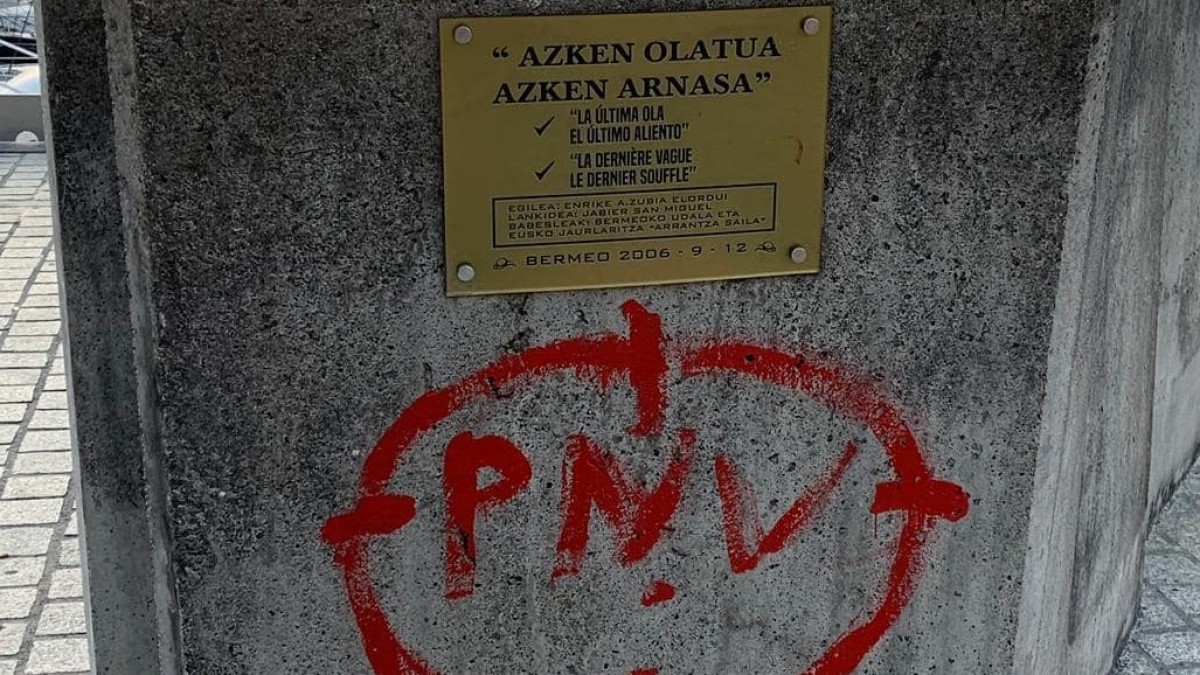 El Bizkai Buru Batzar denuncia la pintada realizada en contra de EAJ-PNV en Bermeo
