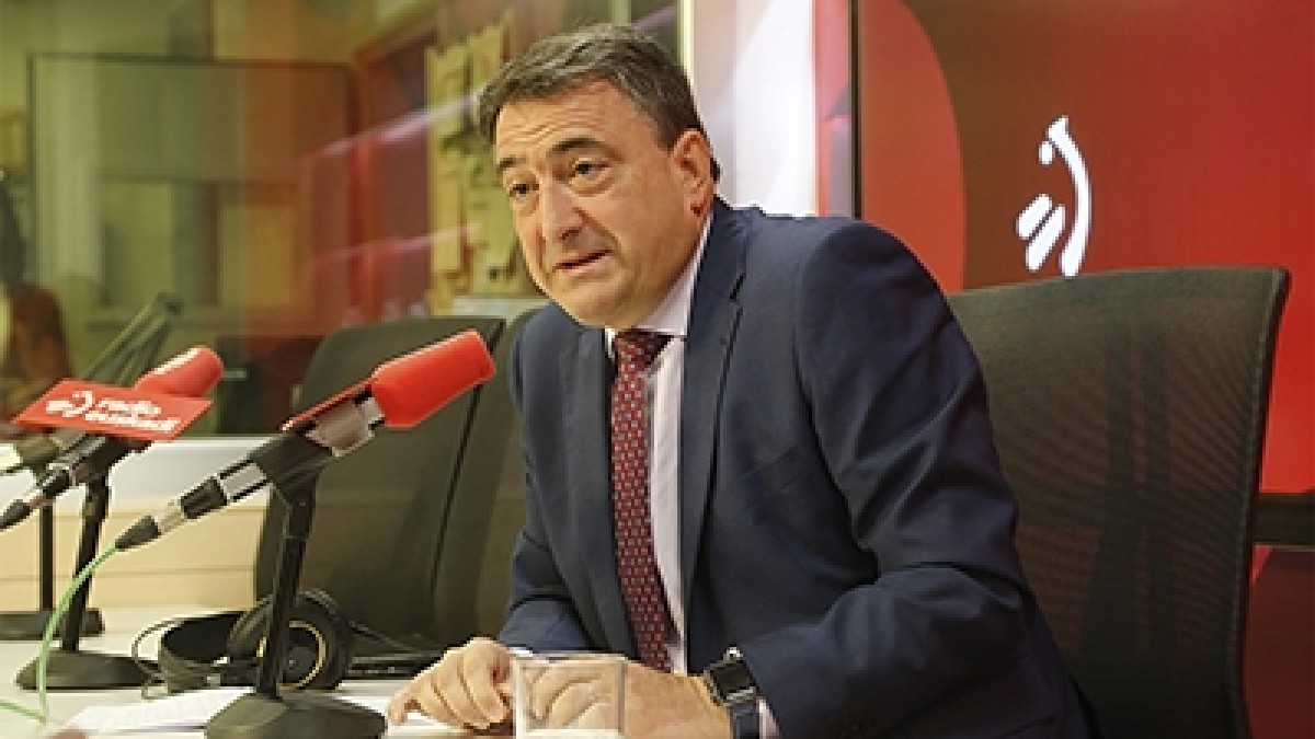 Aitor Esteban: “Me indigna que el Gobierno español no mueva una coma de obras comprometidas en los Presupuestos, como los regadíos alaveses”