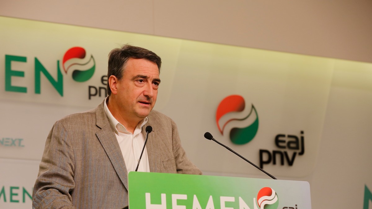 EAJ-PNVk orain arte galdutako denbora eta Vox-en goraka tamaldu ditu baina PSOEk eta Podemosek iragarri duten aurre-akordioa balioetsi du 
