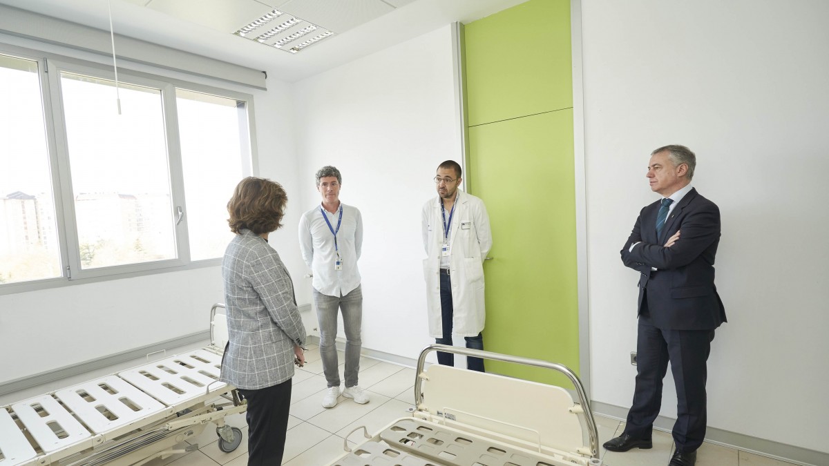 El Lehendakari Urkullu visita la cuarta planta de las Consultas Externas del Hospital Universitario Araba habilitada con habitaciones