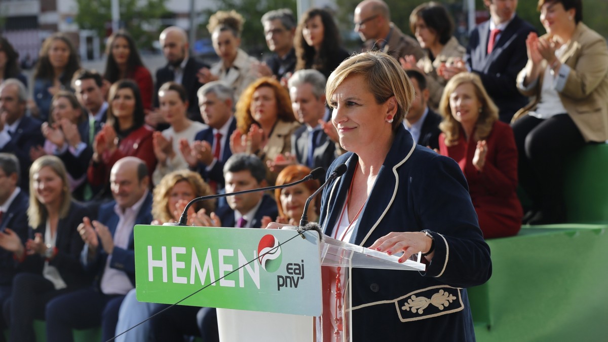 Itxaso Atutxa asegura que la multiplicación de los ataques contra las sedes de partidos políticos evidencia que “algunos aún no han pasado de pantalla”