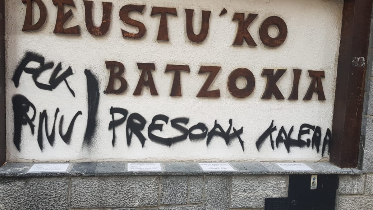 Azken asteetan bigarrenez Deustuko batzokiaren kontra eginiko eraso onartezina irmoki salatu du BBBk