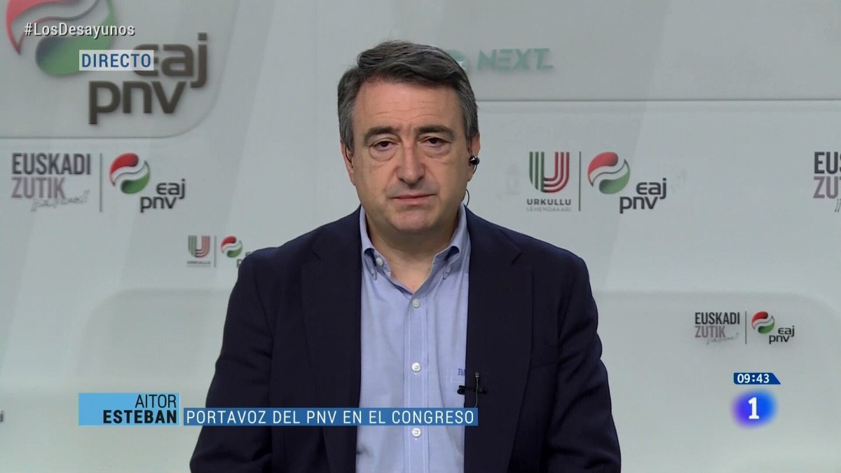 Aitor Estebanek Sekretu Ofizialen Legearen aldarazpena aldarrikatu du Errege Etxearen edo Trantsizioaren inguruan dagoen “beloa” altxatu ahal izateko 