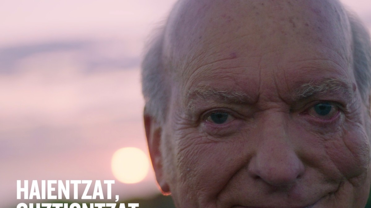 EAJ-PNV homenajea en su spot de campaña a quienes pusieron este país en marcha y peor lo están pasando durante la crisis del coronavirus