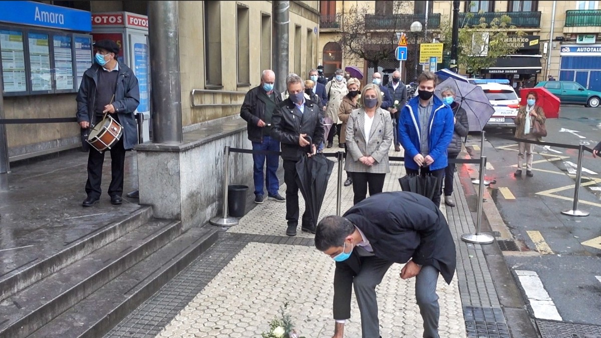 Donostiako Udalak Begoña Urroz-en omenez plaka jarri du bere heriotzaren 60. urteurrenean