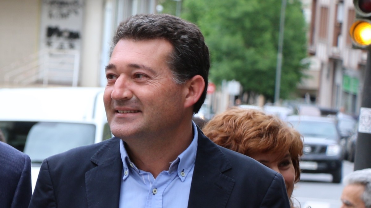 EAJ-PNV Udal taldeak merkatari eta ostalariei emandako hitza betez dirulaguntza zuzenak emateko eskatu dio udal gobernuari
